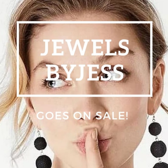 Double Layered Chocker Necklace - Picture 4 of 4